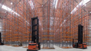 Les chariots tridirectionnels de la série K de Fenwick déployés chez KOMSA AG