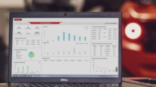 Un ordinateur portable avec l’interface utilisateur du Fenwick Warehouse Manager.