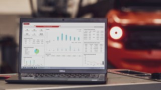 Un ordinateur portable avec l’interface utilisateur du Fenwick Warehouse Manager.