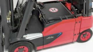 Un chariot électrique Fenwick doté de la technologie Li-ION Un chariot électrique Fenwick doté de la technologie Li-ION