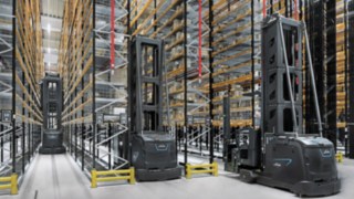 Dans le centre de distribution d’Arvato Supply Chain Solutions, jusqu’à 60 000 articles sont stockés et déstockés aux heures de pointe. Un VNA K Fenwick dans l’entrepôt d’Arvato