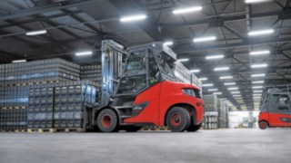 Un chariot électrique Fenwick en action chez Radeberger