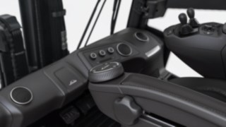 Deux types de commande sont disponibles pour le Fenwick Steer Control, dont le mini-volant.