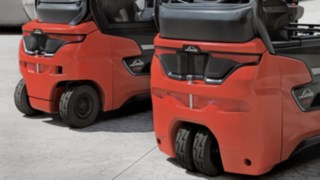 Gros plan sur les essieux de direction des chariots Fenwick.