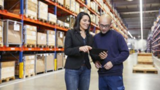 Collaborateur Fenwick sur le site d'un client Conseil d’un collaborateur Fenwick sur place