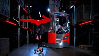 Nouveaux chariots à mât rétractable Ri14 – Ri18 Fenwick