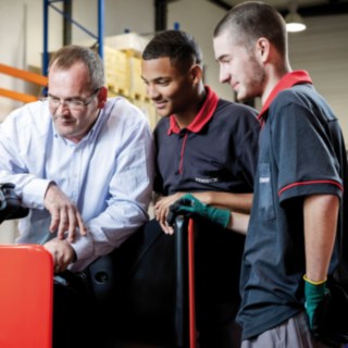 Devenir Technicien·ne Service Client Fenwick en alternance