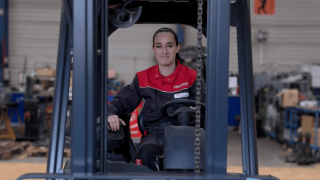 Technicienne Service Client Virly concessionnaire Fenwick